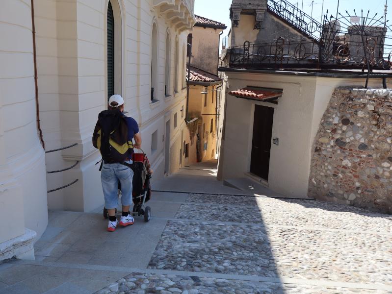 Scalette verso Via Gamba