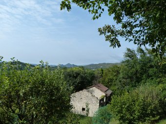 Casolare senza tetto
