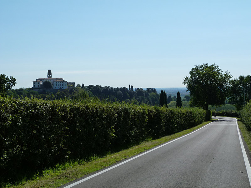 Verso il Castello di San Salvatore