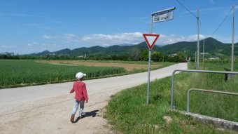 A destra in Via Cal di Riese