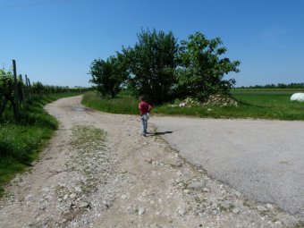 Proseguiamo tenendo la destra