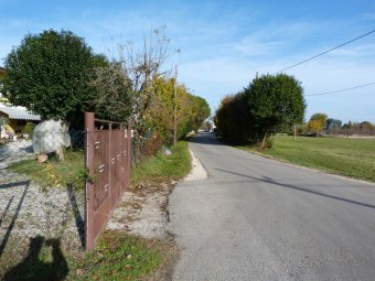 A sinistra e poi all'auto