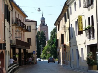 Via San Pio X e Torre civica