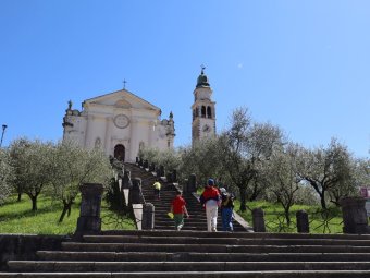 Chiesa di San Pietro...102 scalini