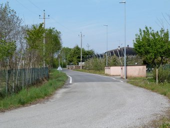 A destra lungo Via Ceccato