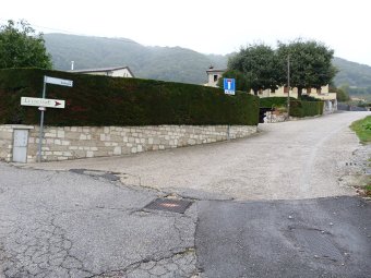 A destra per via Culture