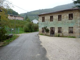Dritti per Via Follo
