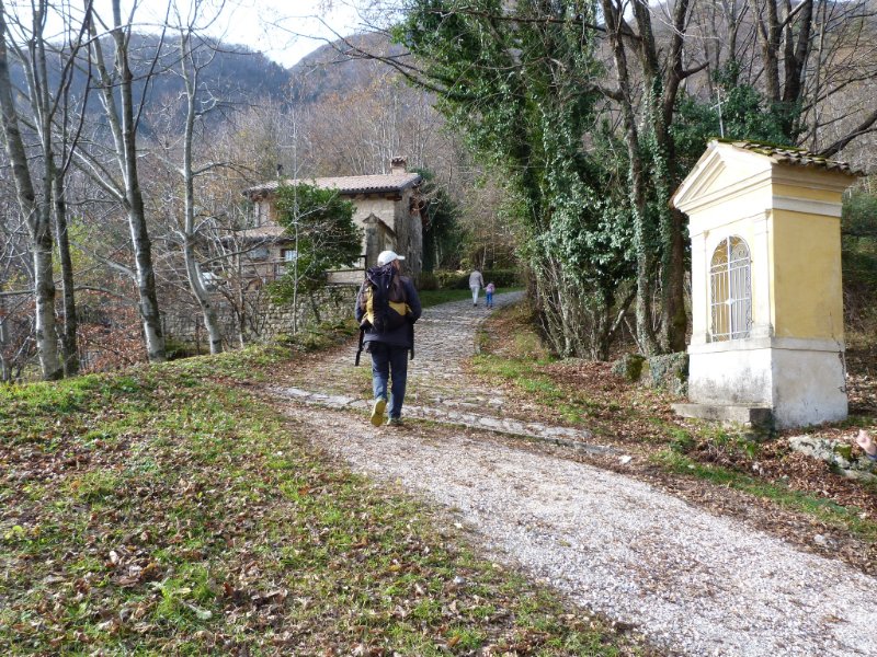 Lungo la via crucis di Miane